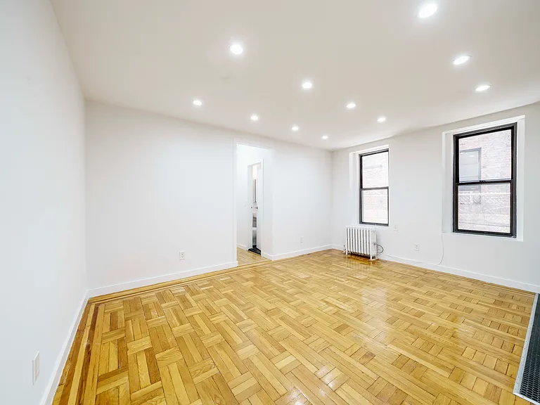300 W 12th St #1G — Photo 6
