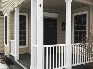 4 Secretariat Ln, Saratoga Springs, NY 12866