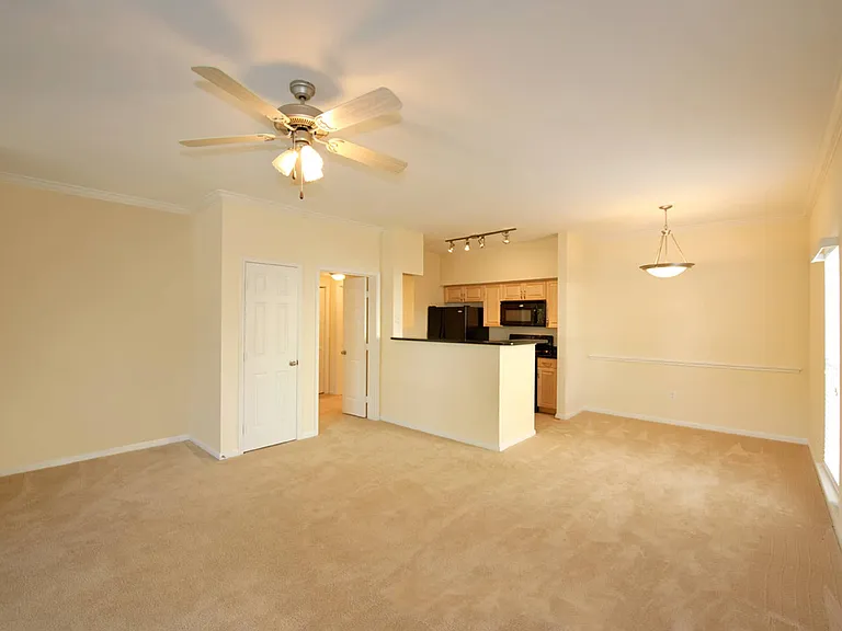 The Carriage Homes at Wyndham — Photo 12