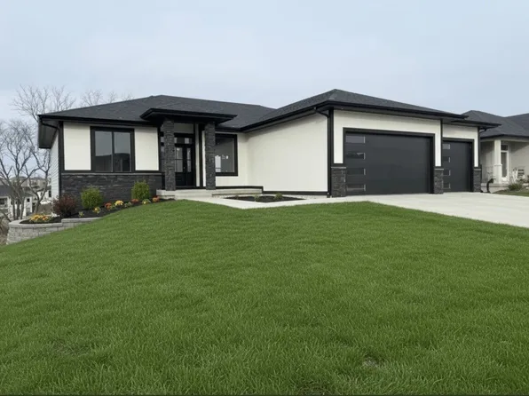 14503 Catalpa Dr, Urbandale, IA 50323