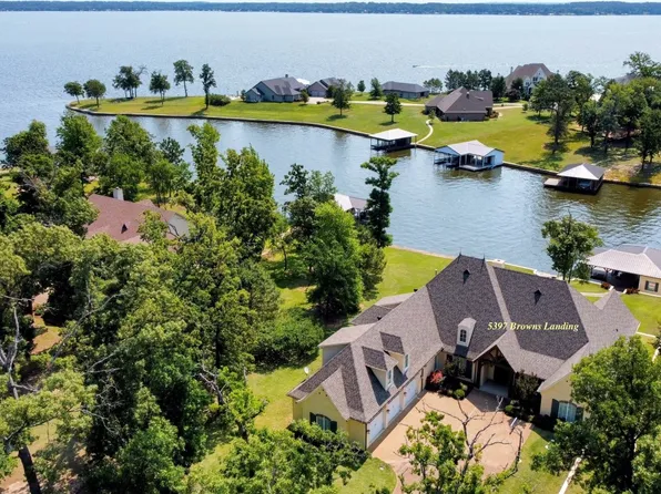 5397 Browns Landing Dr, Chandler, TX 75758