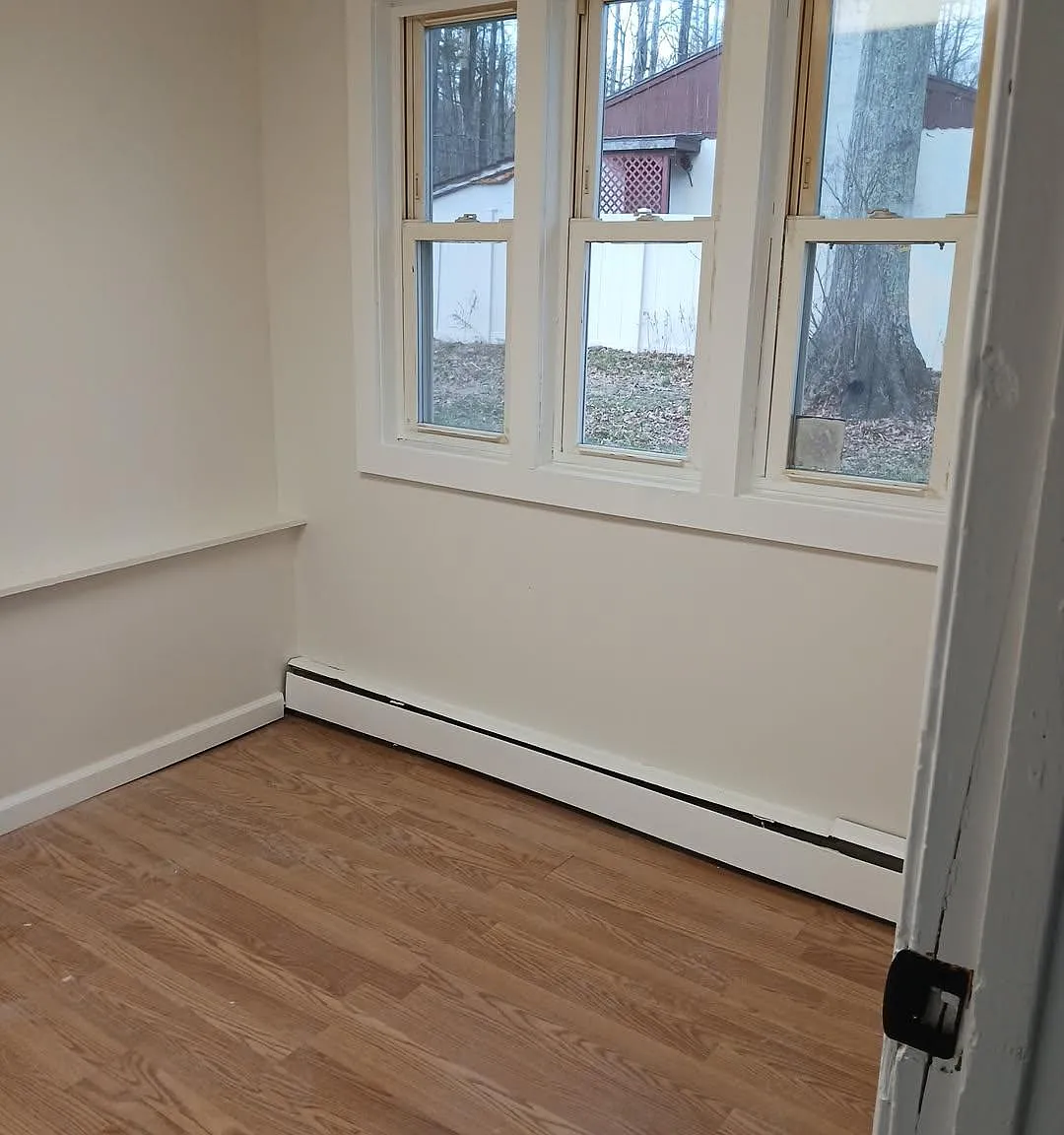3 bed, 1050 sqft, $2,500 — Photo 2