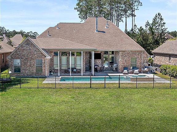 2nd image of 472 Chateau Grimaldi