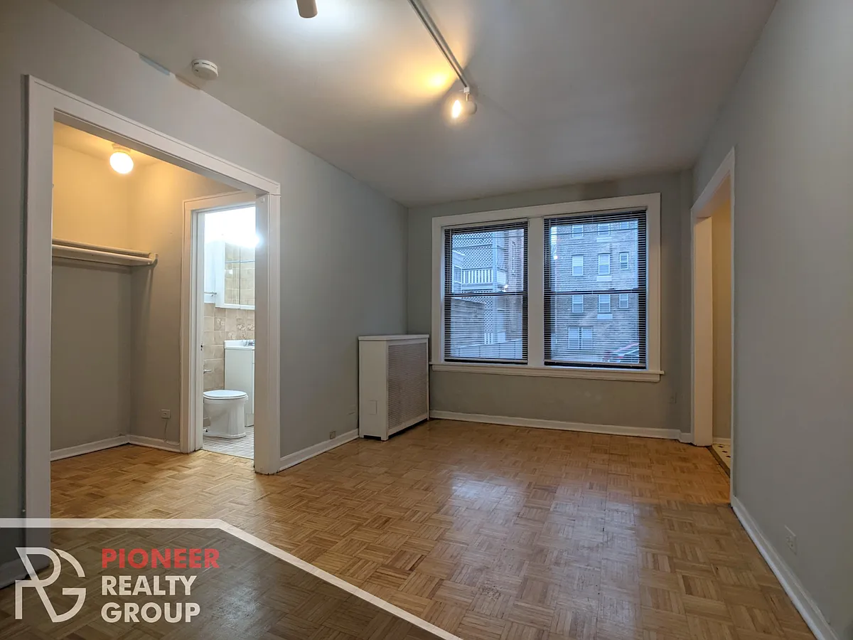 Building Photo - 737 W Belmont Ave #739-202