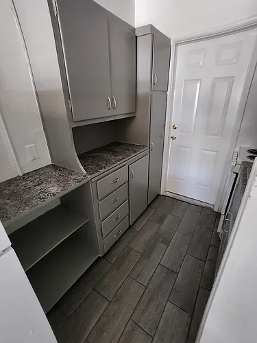 1643 W Mountain View Rd #7 Photo 1