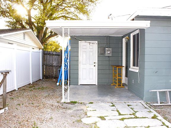 5th image of 3542 Connon Dr