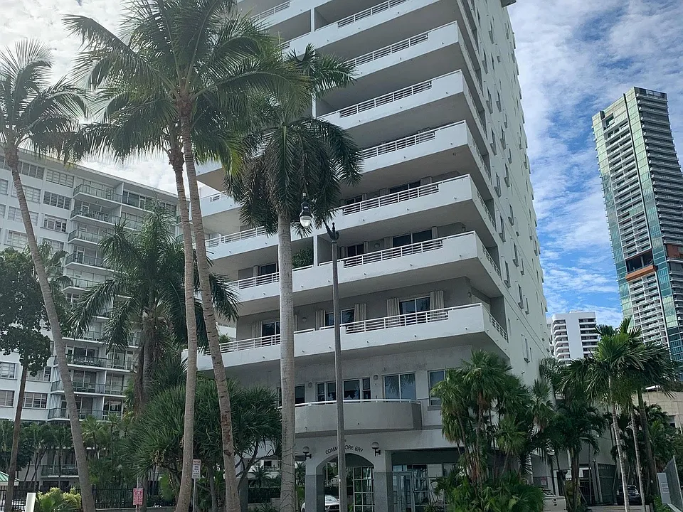 1402 Brickell Bay Dr #601