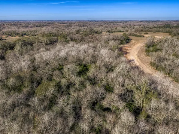 26 Millwood Trl, Brenham, TX 77833