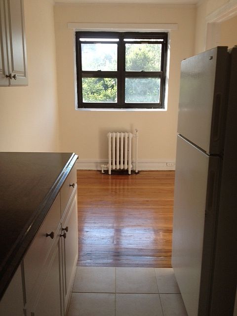 2nd image of 17 Fifth Ave APT 5B