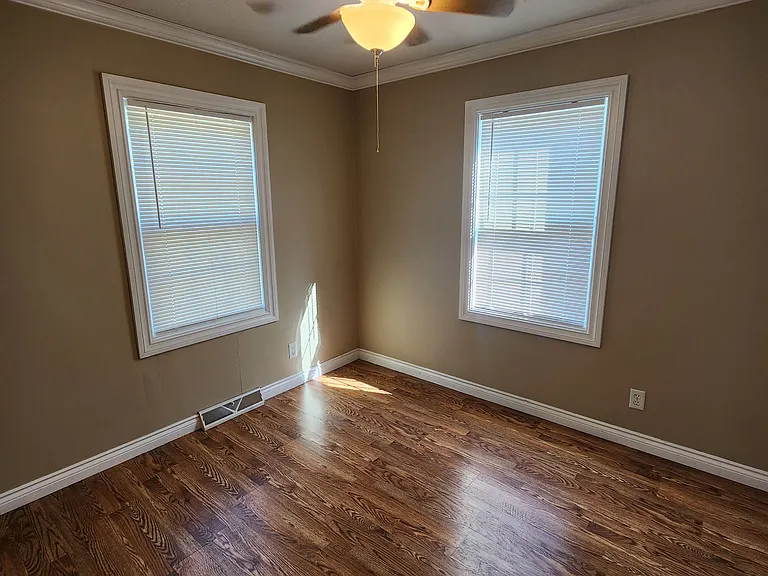 506 N Fern Ave — Photo 10
