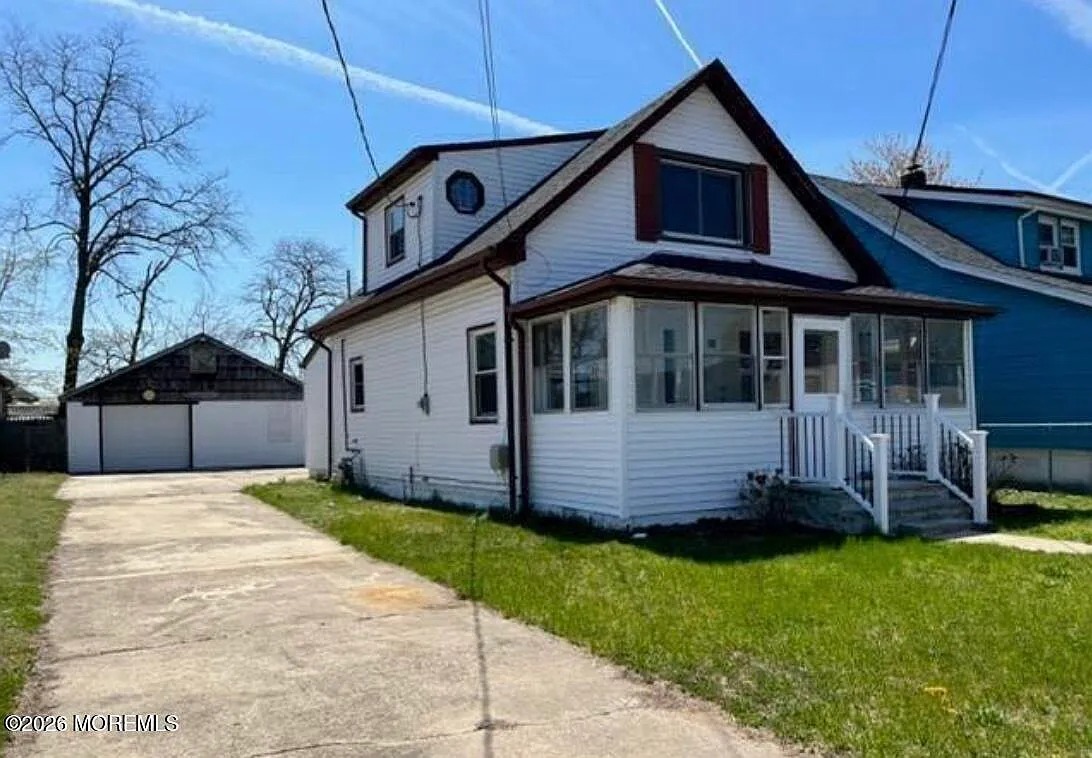 3 bed, 1.5 bath, 1123 sqft, $3,600 — Photo 1