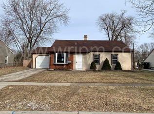 112 Crestwood Dr, Streamwood, IL