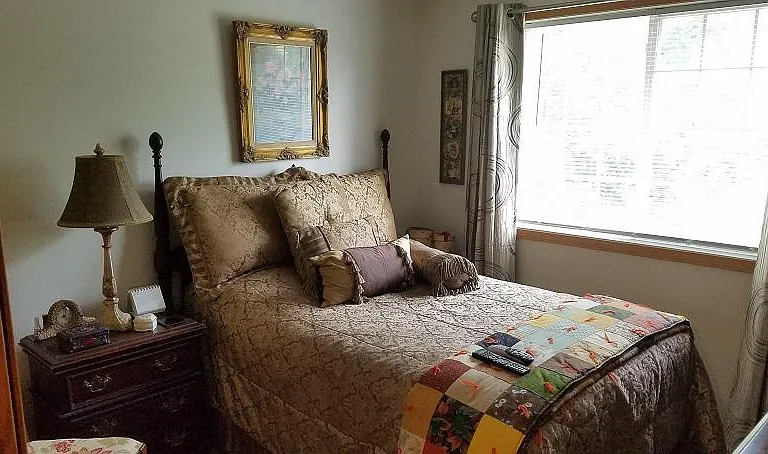 1328 Crown Oaks Dr NE — Photo 11