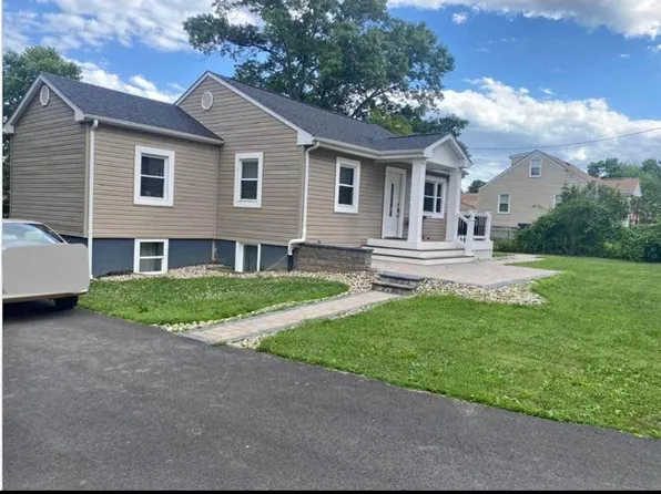7500 Putt Rd, Fort Washington, MD 20744
