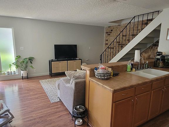3rd image of 2341 Foothill Rd APT 3