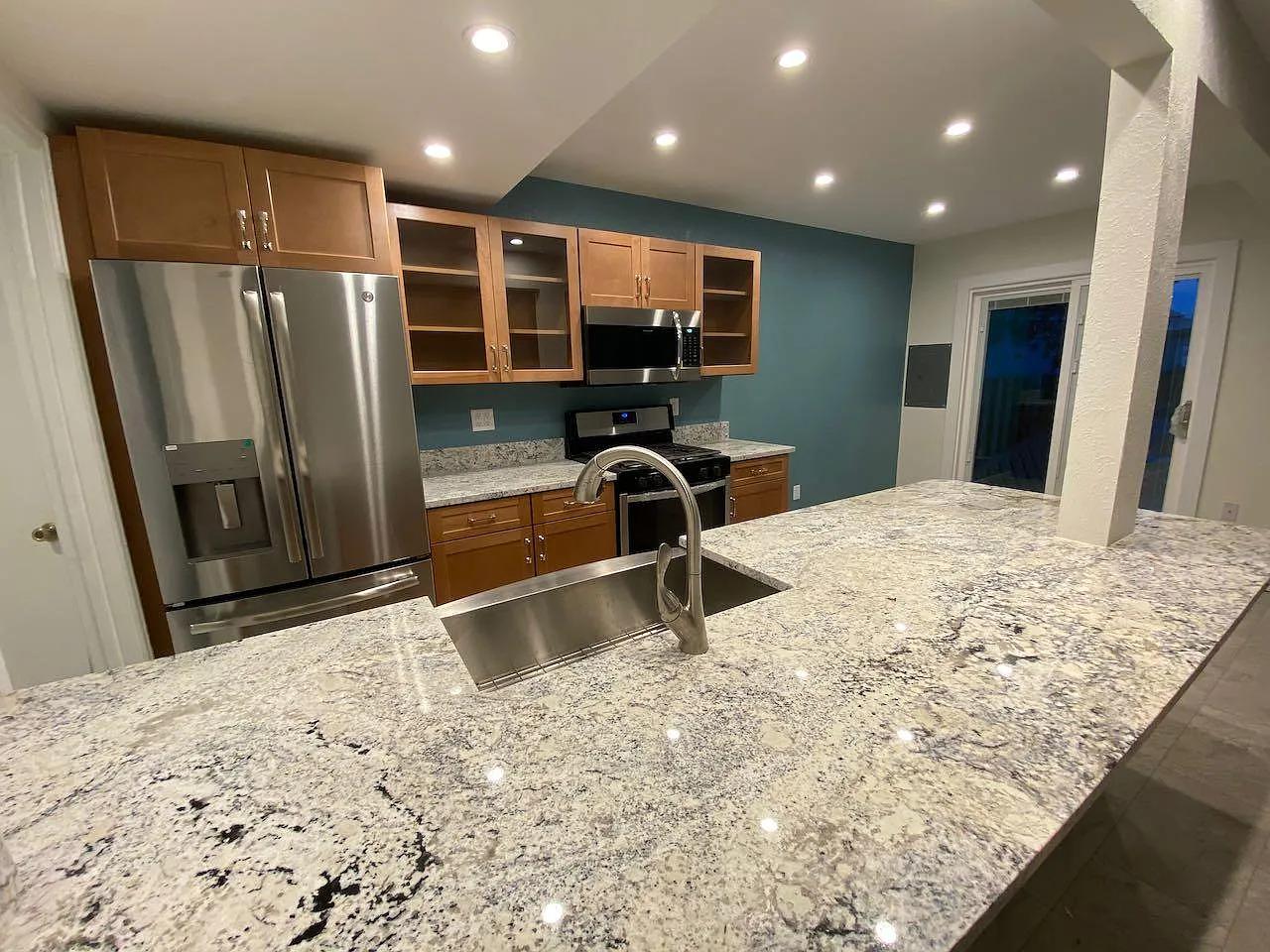 2 bed, 2.5 bath, 1056 sqft, $2,800 — Photo 3