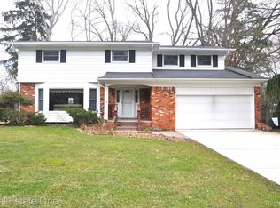 653 Wilwood Rd, Rochester Hills, MI 48309