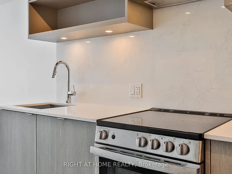 100 Queen St E #2805 — Photo 6