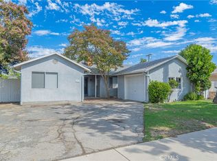 17415 Stagg St, Northridge, CA 91325