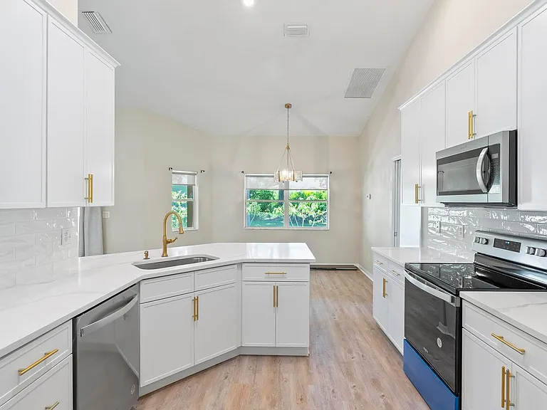 24 Lakecliff Dr — Photo 32