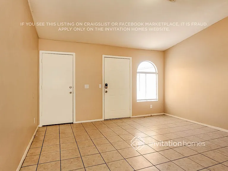 5703 N 67th Dr — Photo 3