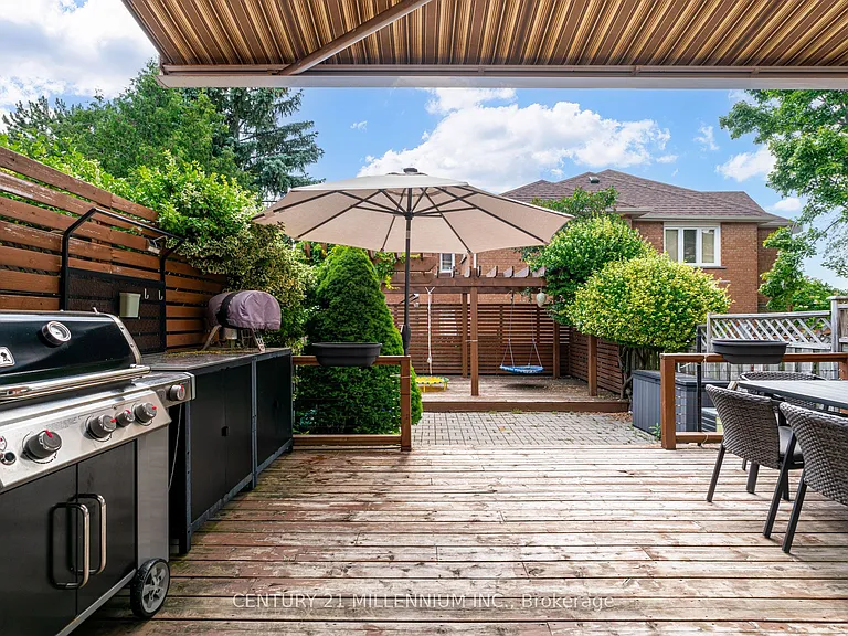 30 Queensmill Ct — Photo 44