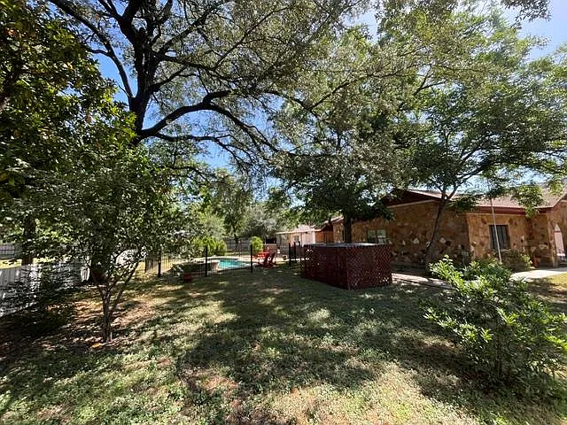 5 bed, 3.0 bath, 1753 sqft, $6,000 — Photo 2