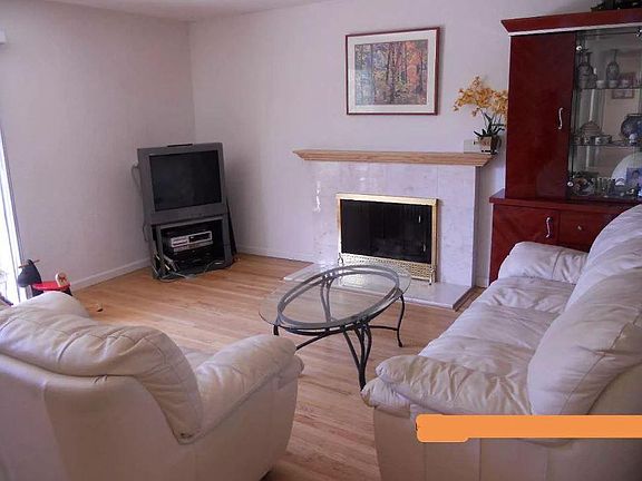 2nd image of 606 Giannini Dr