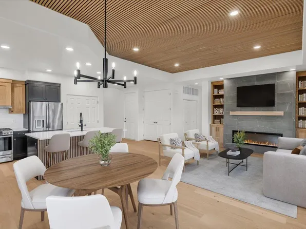 2255 N Tuweap Dr Unit 45, St George, UT 84770