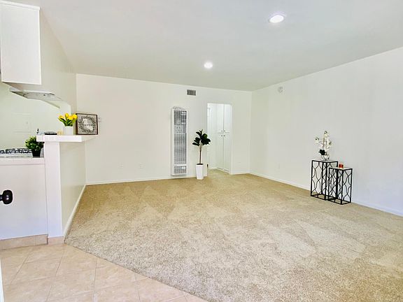 5th image of 732 W Imperial Ave #8