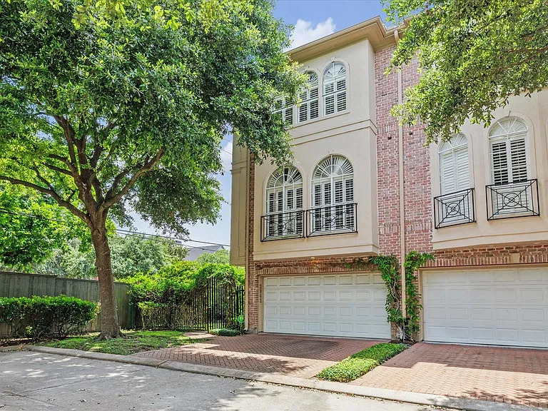 2943 Brompton Square Dr — Photo 1