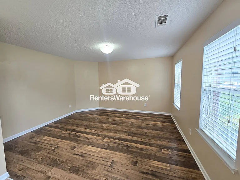 1576 Rogers Crossing Dr — Photo 5