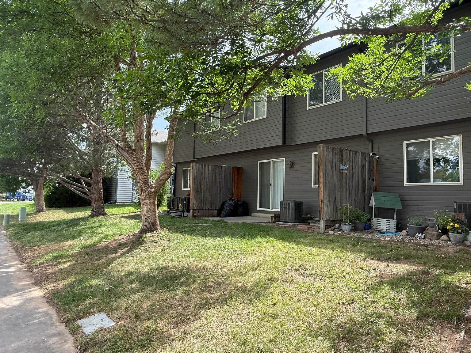 3 bed, 1793 sqft, $2,500 — Photo 2