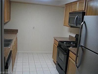 4th image of 26101 Village Ln APT 105