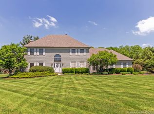 8620 Castleberry Dr, Woodstock, IL 60098