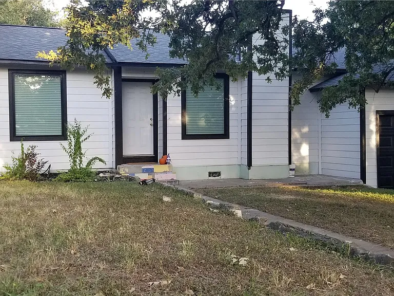 1200 Upland Dr — Photo 1