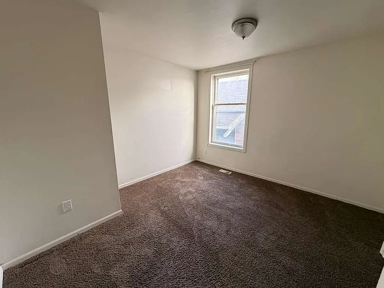 804 Lorain St #2 — Photo 8