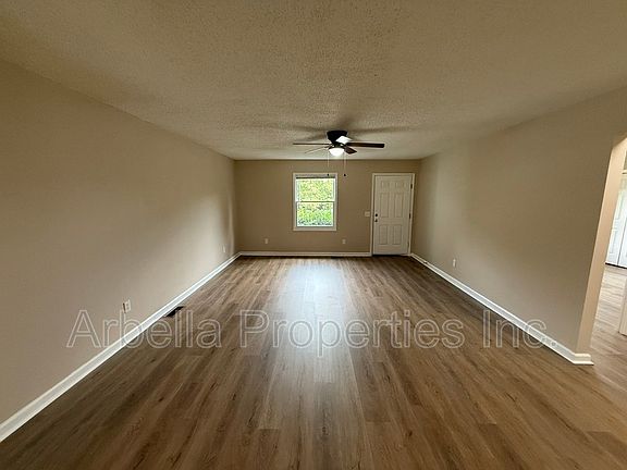 4th image of 117 Rowe Ln APT 4