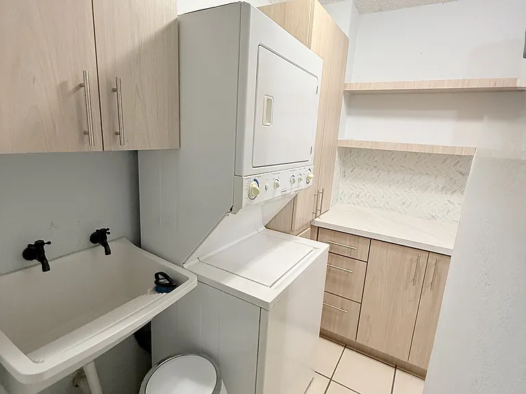 1 Laguna #C24 — Photo 9