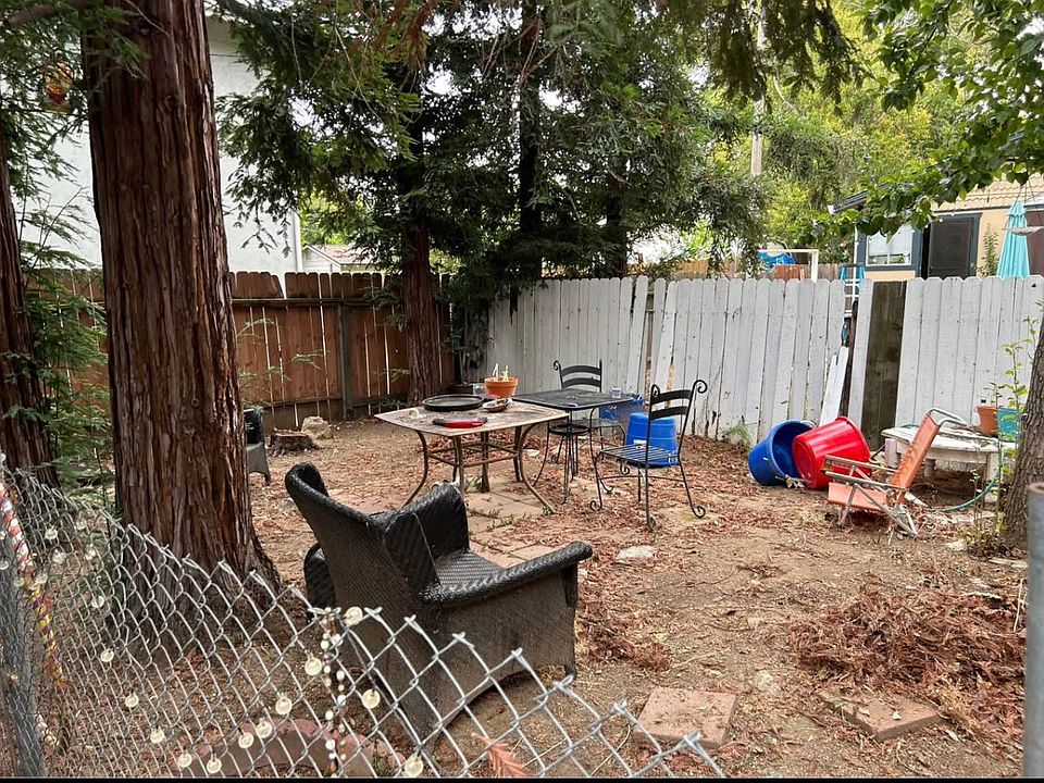 2nd image of 211 1/2 C St