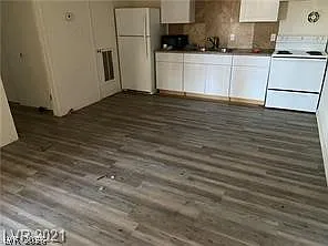 3726 Hazelwood St #15 — Photo 2