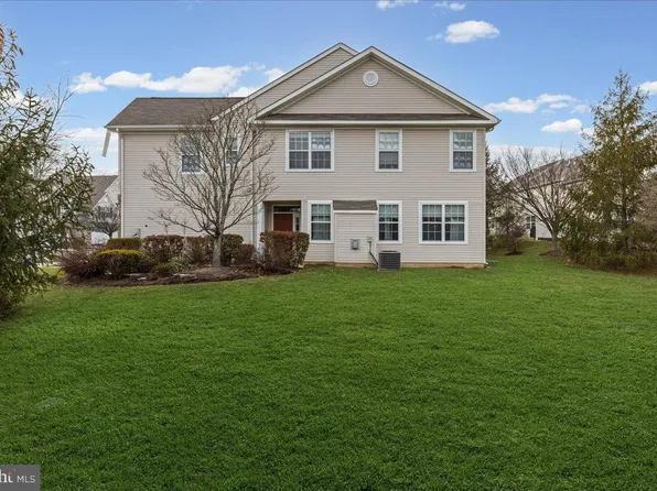 246 Brinley Dr, Pennington, NJ 08534