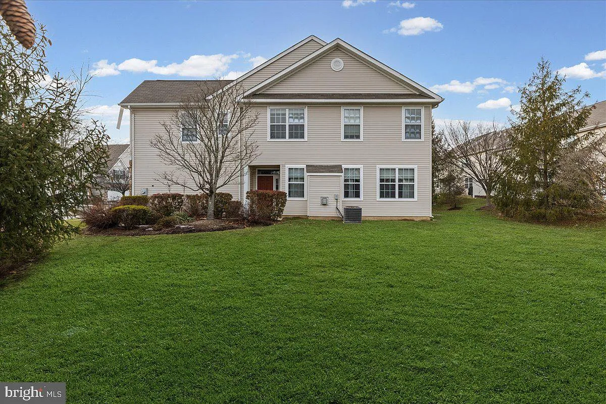 246 Brinley Dr photo 1