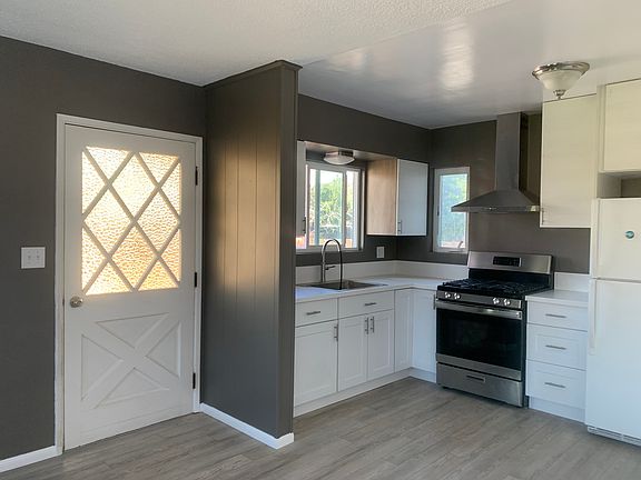 4th image of 2521 Glenridge Rd