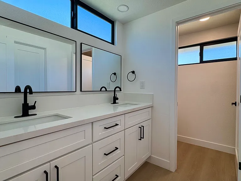 17502 Luther Ave — Photo 16