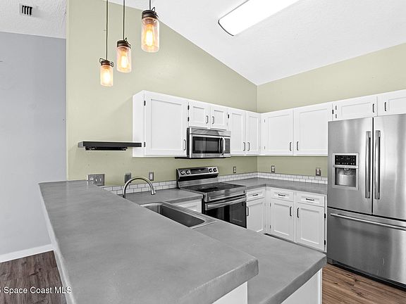 4th image of 120 Norwood Ave #120