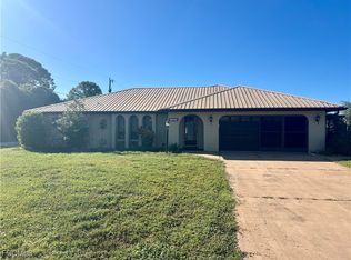 2408 Bay Plz, Lehigh Acres, FL 33936