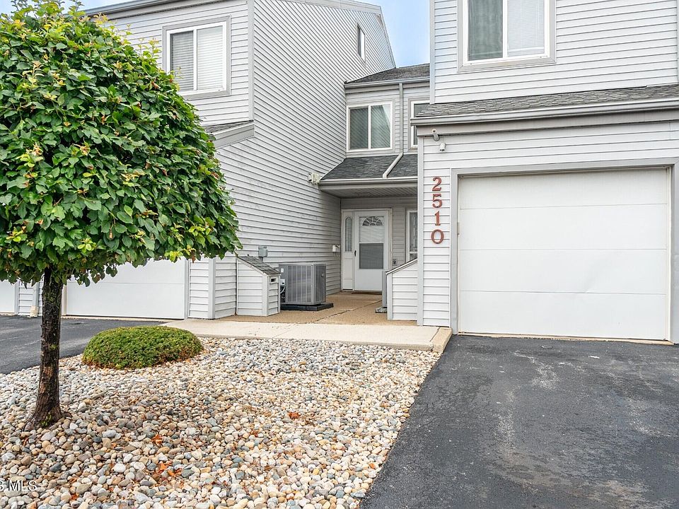 1st image of 2510 W Village Dr