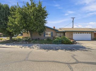 2234 W Cambridge Avenue, Visalia, CA 93277