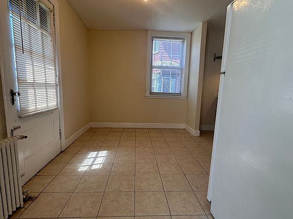 4th image of 19 Hodge Ave APT 2